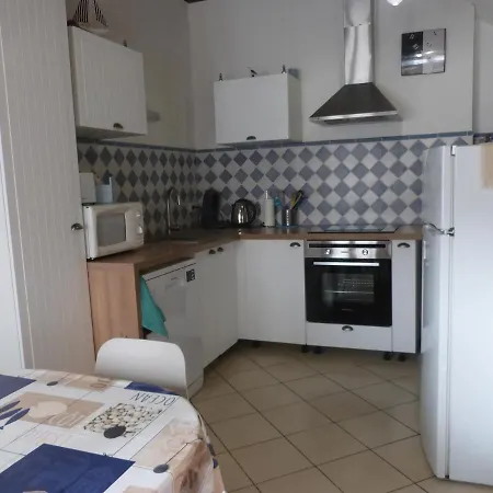 Maison Atypique Pêcheur 6 Personnes Et Bébé Proche Bord De